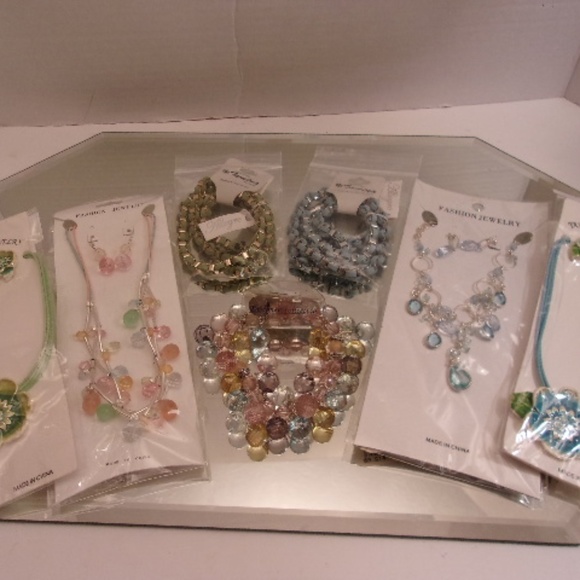 NWT 6 NECKLACES 4 EARRINGS & BRACELET RETAIL $93 J - Picture 1 of 6
